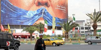 Iran si prepara alla nuova guerra contro Trump, le mosse di Teheran