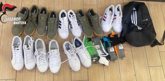 Curtatone, furto di scarpe e materiale sportivo da 600 euro al centro commerciale: denunciato