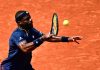 Roland Garros, Tiafoe vince e tifoso gli ruba la racchetta: “Posso riaverla?”