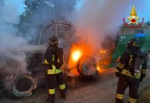 San Benedetto Po, paura per un mezzo agricolo in fiamme in strada Schiappa