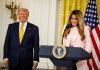 Melania Trump cita l”empatia’ del marito: scattano le risate alla Casa Bianca