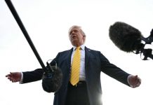 Iran, nuova proposta agli Usa. Trump: “Non accettabile ma parliamo”. Piano Usa per liberare le navi a Hormuz