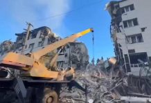 Putin prepara la risposta dopo il raid su Starobelsk: 16 morti, tra cui 4 bambini. Kiev colpisce in profondità la Russia