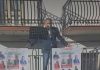Amministrative, candidato sindaco del cosentino sale sul palco vestito da Pinocchio