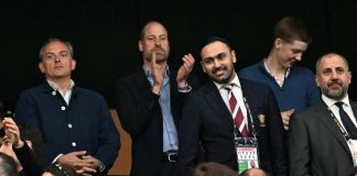 William, notte da tifoso per il principe: la festa nello spogliatoio dell’Aston Villa e la birra dopo il match