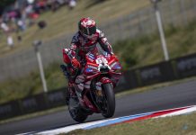 Bagnaia vince la Sprint di Brno davanti a Ogura e Marquez, out Bezzecchi