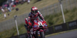 Bagnaia vince la Sprint di Brno davanti a Ogura e Marquez, out Bezzecchi