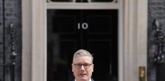 Uk, il premier Starmer annuncia le dimissioni