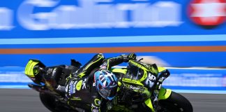 Fernandez vince la sprint di Assen, terzo Di Giannantonio davanti a Bezzecchi