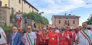 Solferino, in 6mila alla Fiaccolata: “Luce di speranza, tragitto di pace ed umanità”