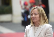Meloni “Non sono antiamericana oggi, non ero inginocchiata ieri”