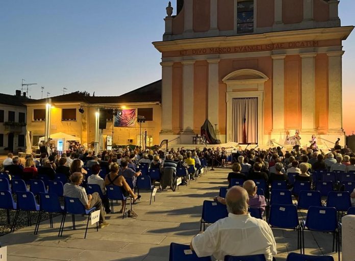 Buscoldo piazza Lombardelli concerto estate