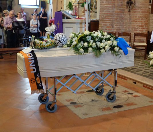 Gonzaga saluta Riccardo, tra fede, amore e un dolore che unisce