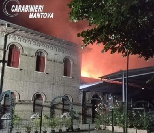 Incendio alla Cantina Sociale di Quistello, Arpa: “Nessun rischio per aria e acque”