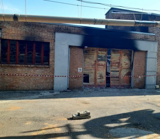 Cantina di Quistello devastata dal rogo: crollata parte della copertura. Corto circuito tra ipotesi