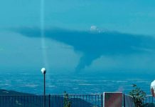 Un gigante nero sopra la pianura: il fumo di Versalis visto dalla Valpolicella
