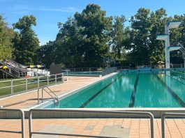 Mantova, furto alla piscina Dugoni: rubati uno zaino e dei vestiti dallo spogliatoio femminile
