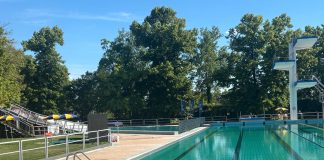 Mantova, furto alla piscina Dugoni: rubati uno zaino e dei vestiti dallo spogliatoio femminile