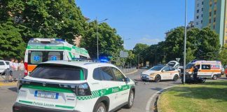 Fugge all’alt della Polizia Locale, percorre contromano piazzale Gramsci e si schianta contro un’auto