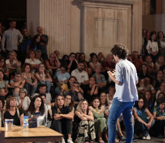 Festivaletteratura lancia il trentennale con uno “speed dating” letterario