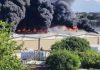 Incendio Versalis, ordinanze dei sindaci di Mantova e di Curtatone ai residenti: “State in casa con finestre chiuse”