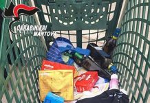 Colpi in tre supermercati di Viadana: presi dai carabinieri con la refurtiva