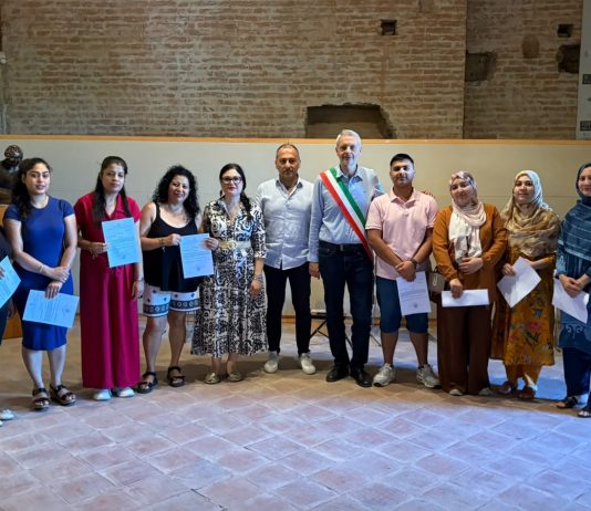 Borgo Mantovano, consegnati certificati corso di alfabetizzazione lingua italiana