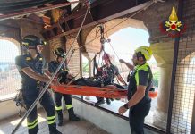 Addestramento spettacolare dei Vigili del Fuoco sul campanile del Duomo