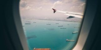 Voli low cost, dalla scelta del posto al bagaglio: costi extra fanno aumentare prezzo biglietto fino a 5 volte