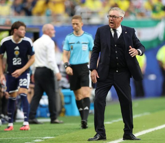 Brasile-Scozia, gol annullato a Vinicius e proteste di Ancelotti