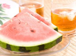 Anguria frutto dell’estate, istruzioni per l’uso: “Anche semi e buccia si possono mangiare”