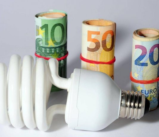 Bollette, carburante e… centri estivi: tutti gli aumenti dell’estate
