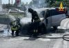 Auto in fiamme a Porta Mulina, i Vigili del Fuoco spengono il rogo