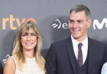 Spagna, rinviata a giudizio la moglie del premier Sanchez: passaporto ritirato