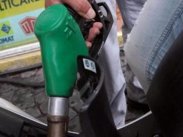 Carburanti, tredicesimo giorno di calo dei prezzi per benzina e diesel