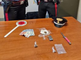 Canneto, in auto con droga e coltello a serramanico: denunciato 19enne