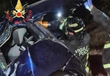 Si schianta contro albero, morto ragazzo di 20 anni nel Catanzarese