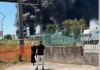 Fiamme al casello di Riccione: traffico paralizzato e colonna di fumo visibile dalla riviera