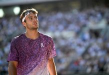 Wimbledon, Cobolli litiga con il suo angolo. Poi la partita viene sospesa