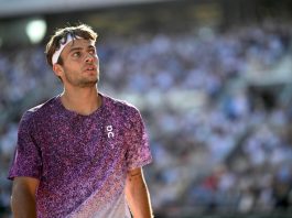 Wimbledon, Cobolli litiga con il suo angolo. Poi la partita viene sospesa