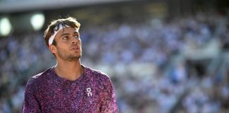 Wimbledon, Cobolli litiga con il suo angolo. Poi la partita viene sospesa
