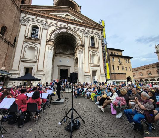Il temporale fa posticipare il Concerto del 2 Giugno. Ma poi partono gli applausi