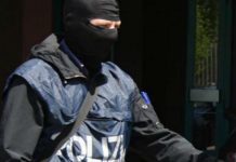 Materiale jihadista e manuale per la fabbricazione armi: arrestato 16enne