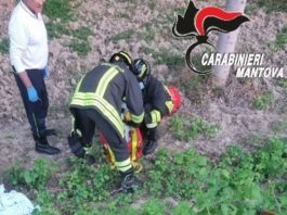 Dosolo, 92enne muore cadendo dall’argine mentre era in carrozzina