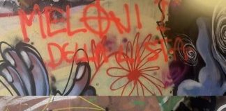 A Firenze scritte choc con minacce a Meloni: “Sei la prima della lista”. Digos avvia accertamenti