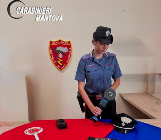 Coltelli, arnesi da scasso e grimaldelli: sequestri dei carabinieri tra Mantova e provincia