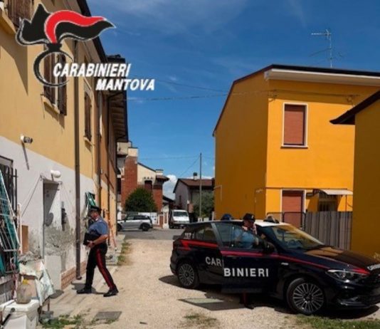 Moglia, accoltella il fratello davanti ai Carabinieri: arrestato per tentato omicidio