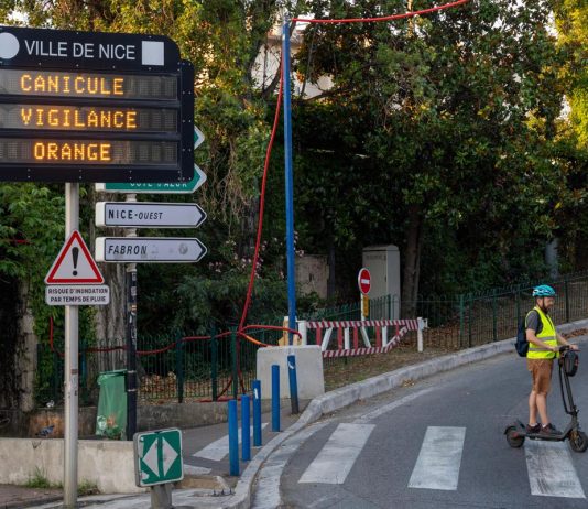 Caldo estremo in Francia, bambino di 3 anni trovato morto in auto