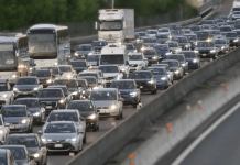 Autostrade, in coda per traffico e cantieri: da oggi scatta il rimborso del pedaggio