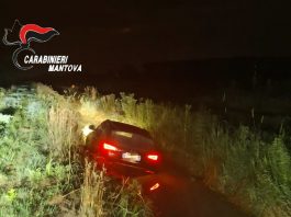 Roncoferraro: rubano soldi, bancomat e carne. Poi, inseguiti dai carabinieri, finiscono nel canale